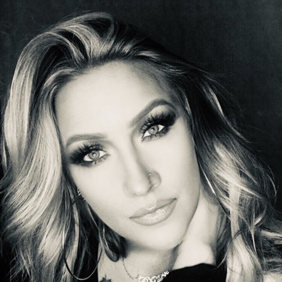 Meet your Posher, Dana - Picture 1 of 1